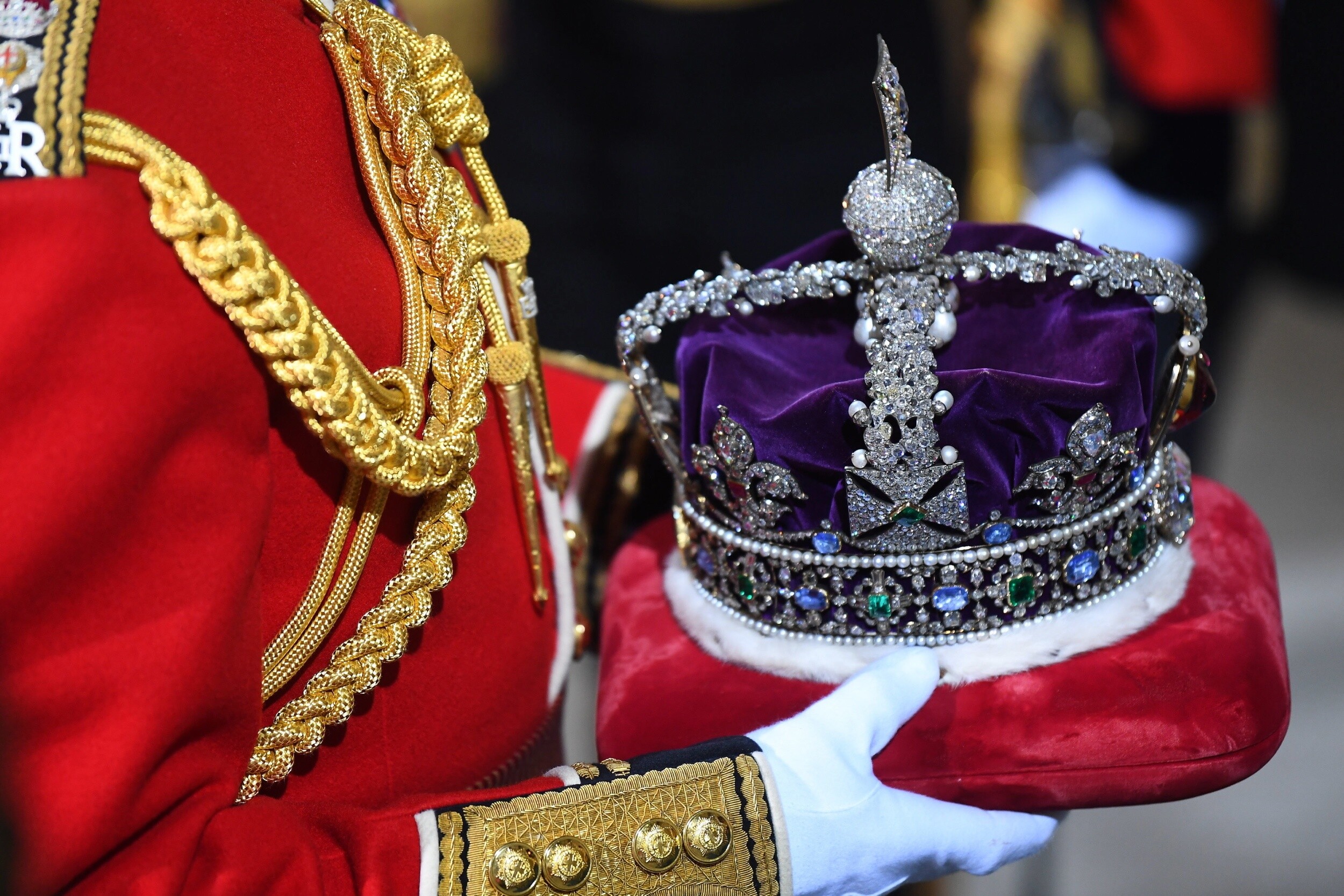 La couronne impériale d'apparat lors de l'ouverture du parlement britannique en décembre 2019.