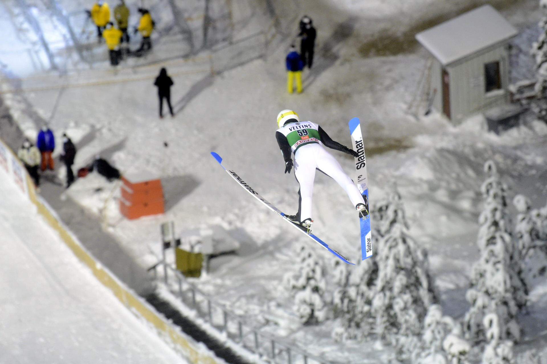 Pour Les Sports De Neige L Argent Manque Autant Que L Or Blanc Le Temps