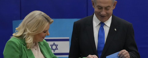 Les sondages à la sortie des urnes placent Benjamin Netanyahu en tête des législatives en Israël