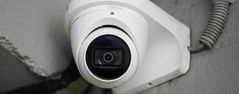 En Australie, des caméras de surveillance chinoises vont être retirées des bureaux de l’administration