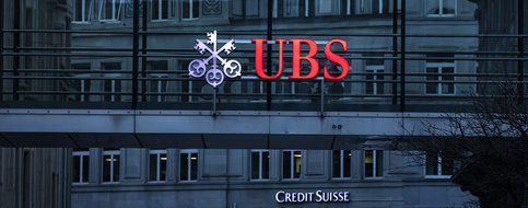 Fusion UBS-Credit Suisse: des milliers d'emplois menacés