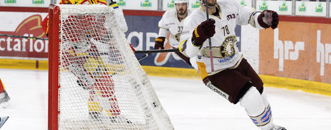 Genève-Servette remporte le quatrième match de la finale des play-off et revient à la hauteur du HC Bienne