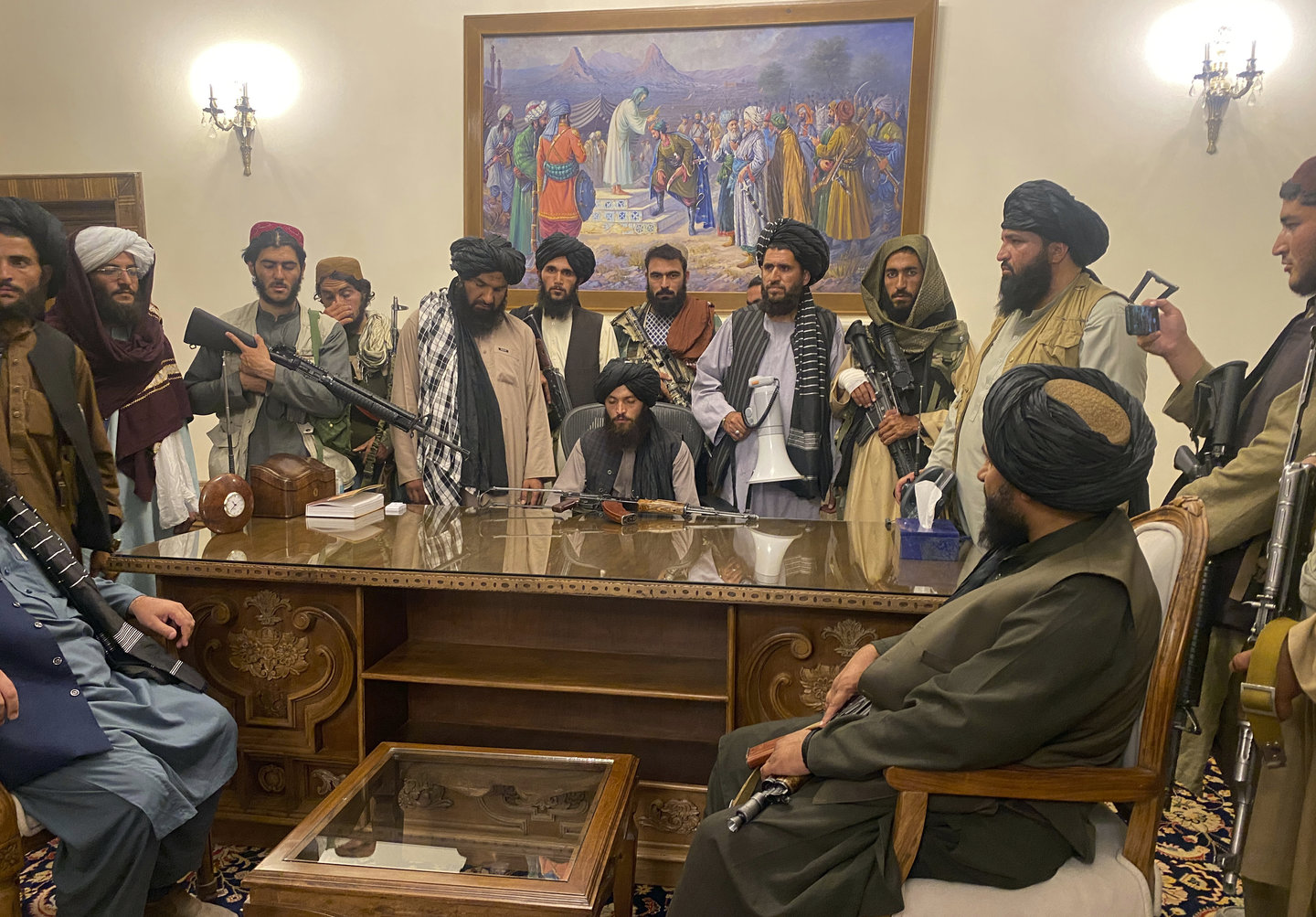 En images: La première semaine de l&amp;#39;Afghanistan sous la coupe des talibans  - Le Temps