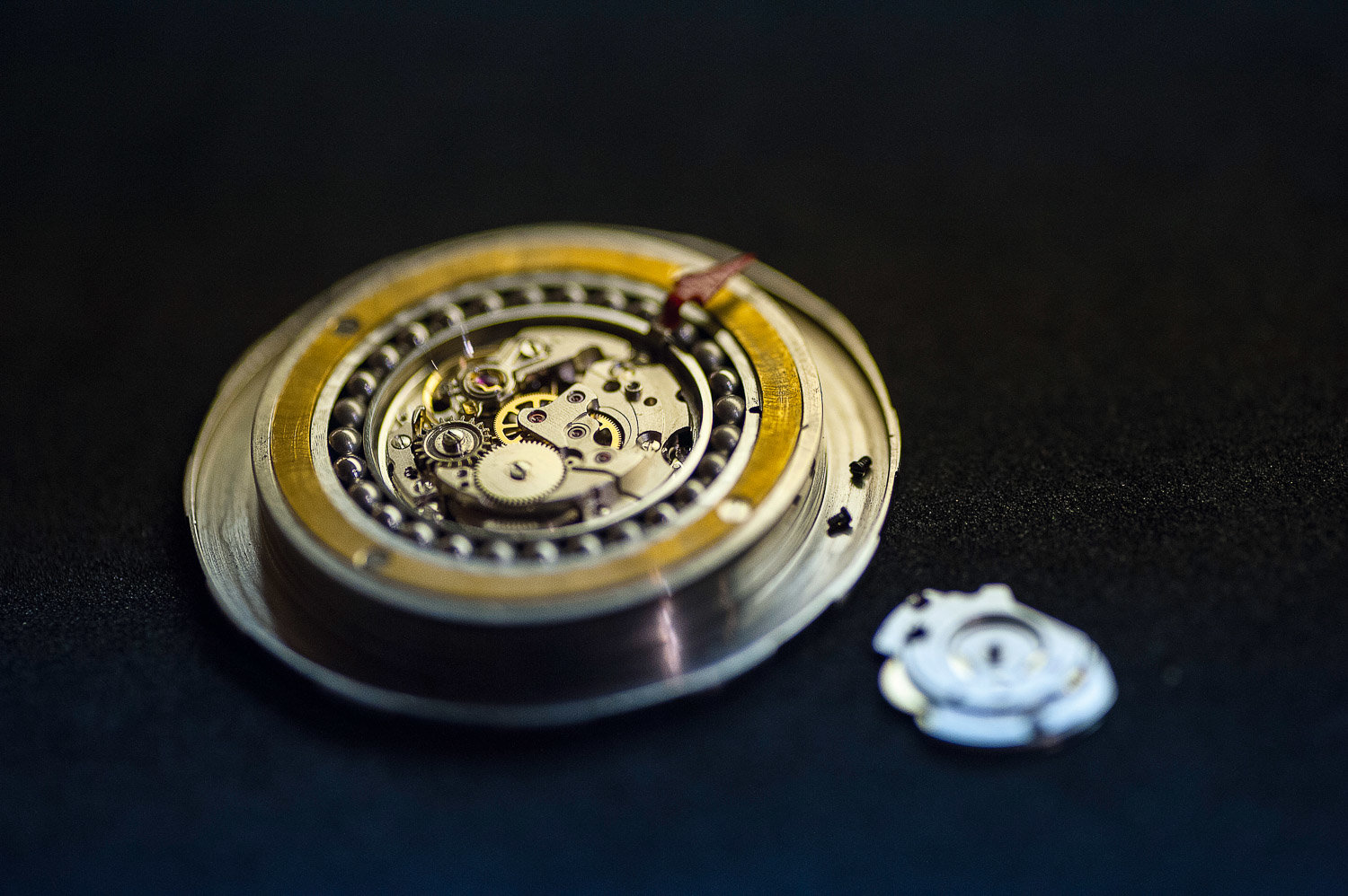 Pour Aniceto, qui a passé la moitié de sa vie à réparer des choses, les montres sont la forme les plus perfectionnée de la mécanique /