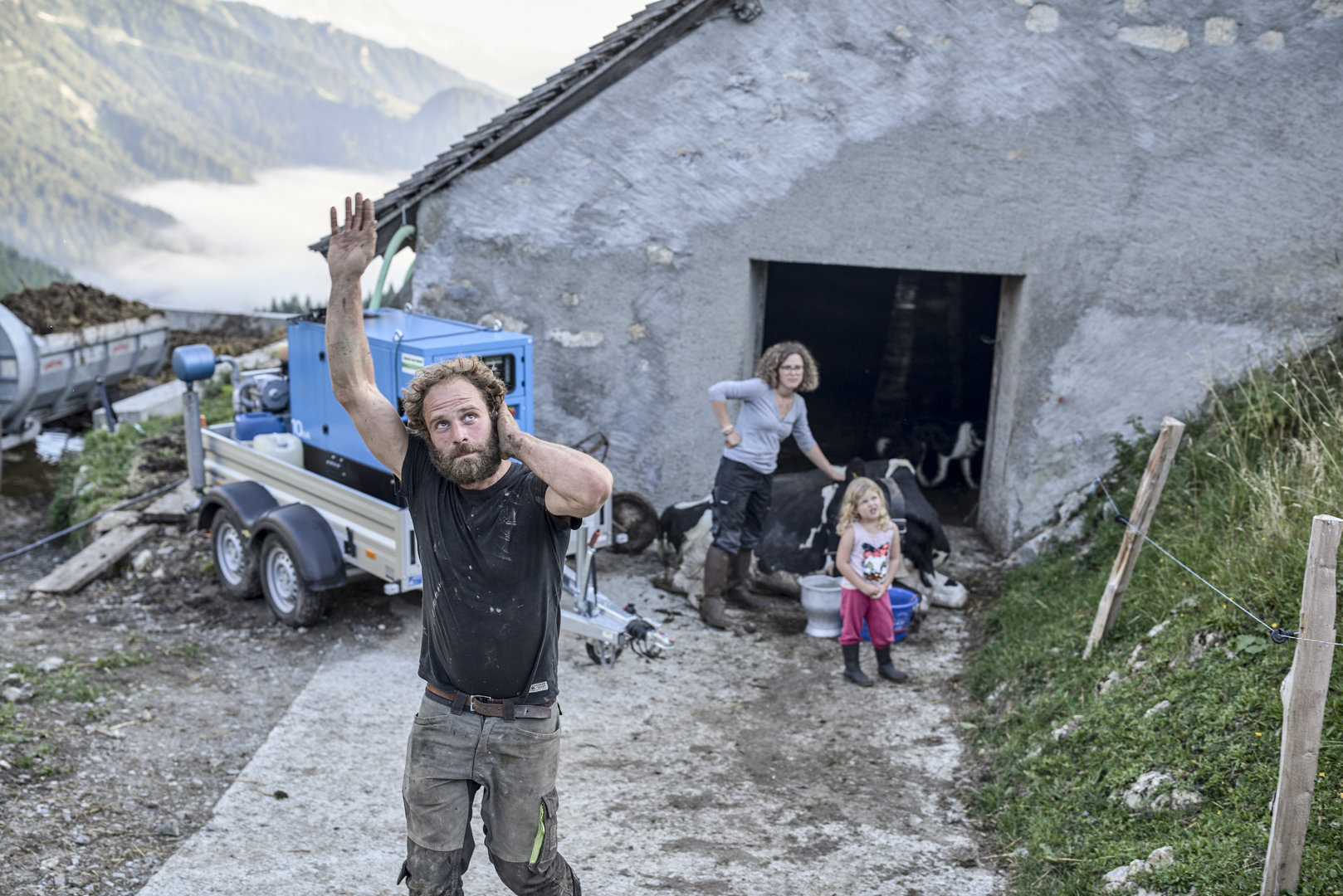Le salut de Pierre à l’hélicoptère, «merci les gars!» Le salut de Pierre à l’hélicoptère, «merci les gars!»