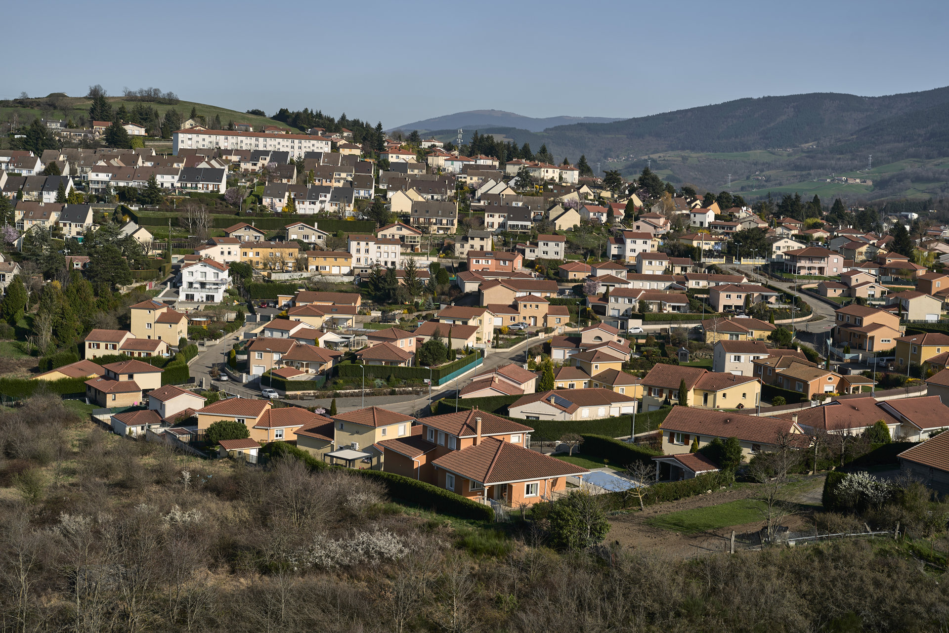 Saint-Etienne a perdu 50 000 habitants le siècle dernier, à cause de la désindustrialisation. Un triste record en France.