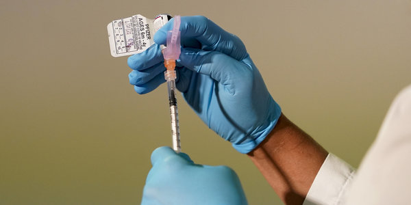 Covid-19: les vaccins auraient évité près de 20 millions de morts en 2021
