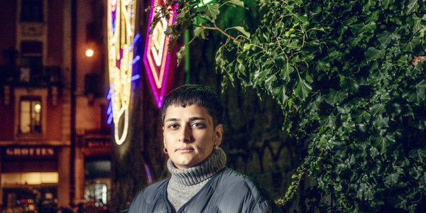 L'Iranienne Nesa Azadikhah, femme, vie, liberté et DJ sets