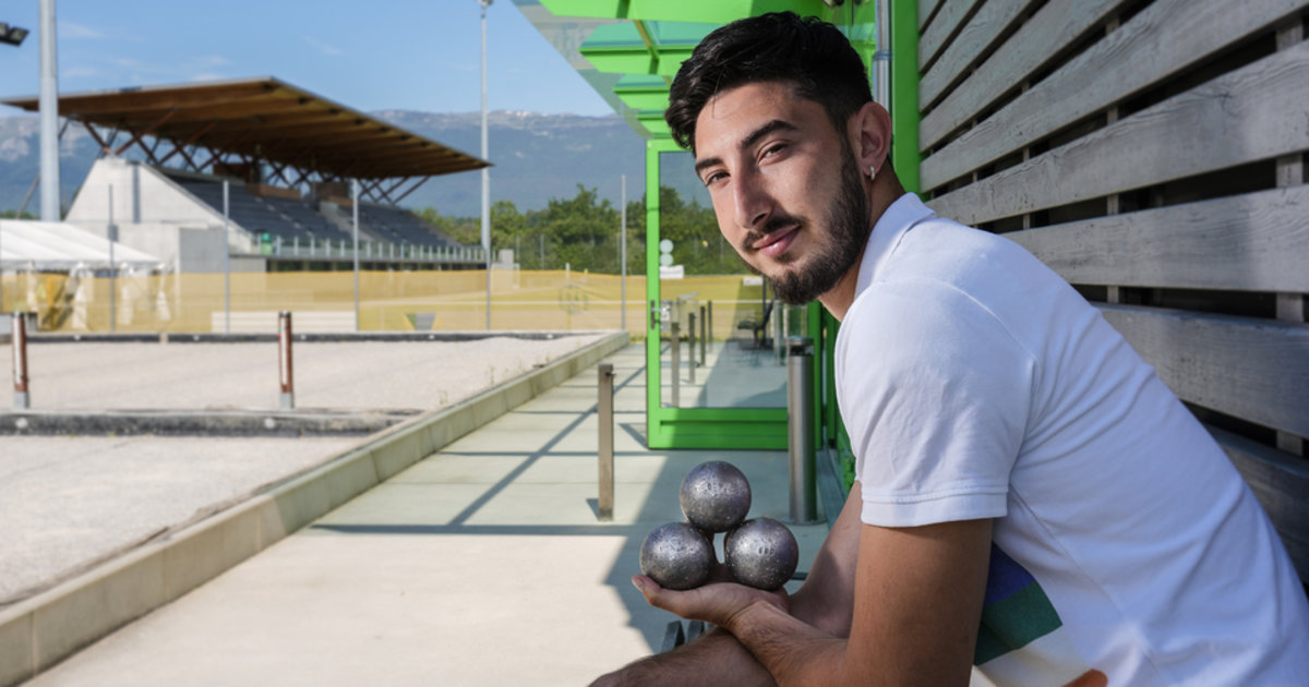 A La Petanque Maiki Molinas Est L As Du Carreau Le Temps