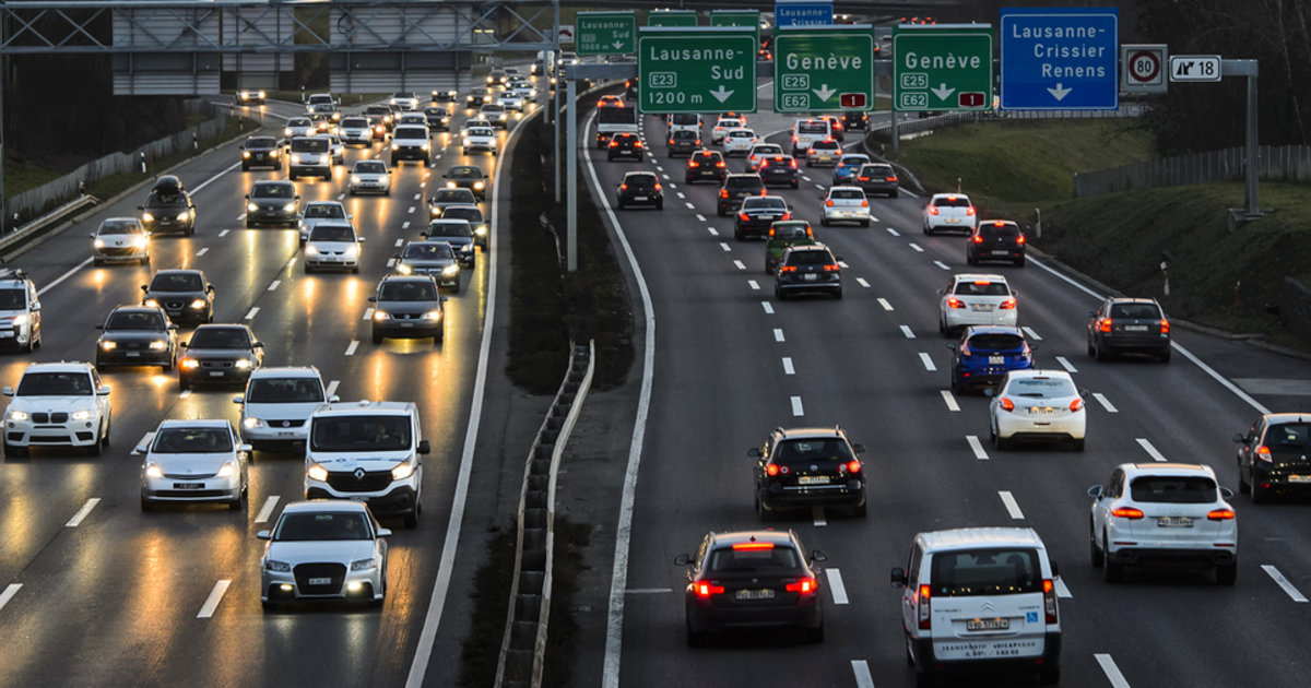 Les Chambres Debloquent Pres De 14 Milliards De Francs Pour Les Routes Le Temps