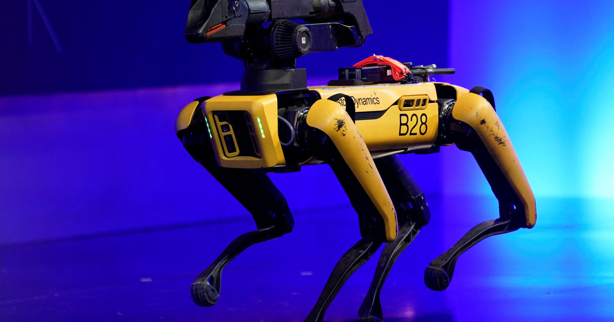 Boston Dynamics Met En Vente Son Chien Robot Pour 74 500 Dollars Le Temps