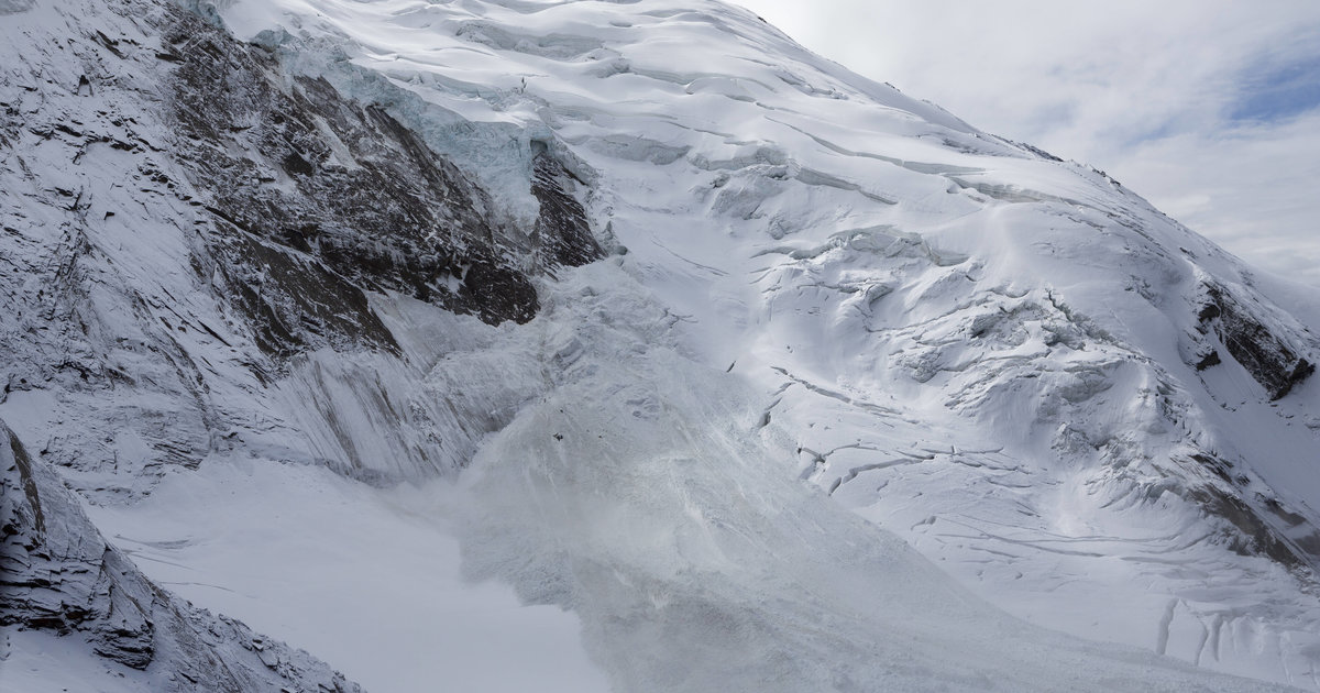De gros volumes de glace devraient encore se détacher ces prochains jours du glacier du Trift