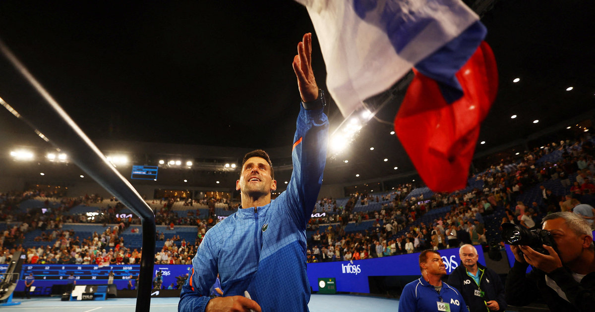 A Melbourne, Djokovic affrontera Tsitsipas en finale pour égaler Nadal