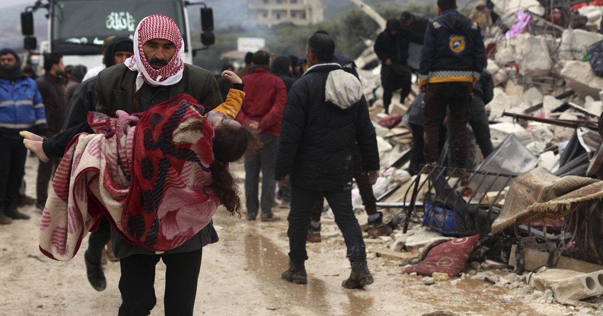 Après les séismes en Syrie et en Turquie, «il y a des corps dans la rue, des morts partout»