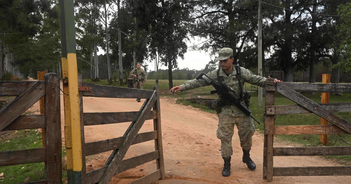 Des restes humains, datant de la dictature en Uruguay, retrouvés dans une zone militaire